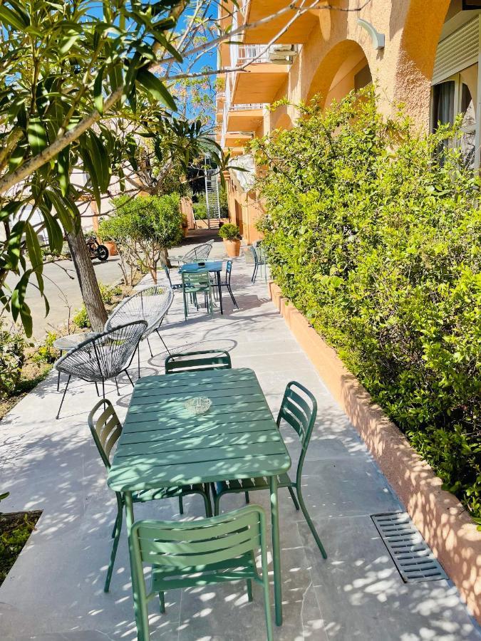 Hotel Les Arbousiers กาลวี ภายนอก รูปภาพ